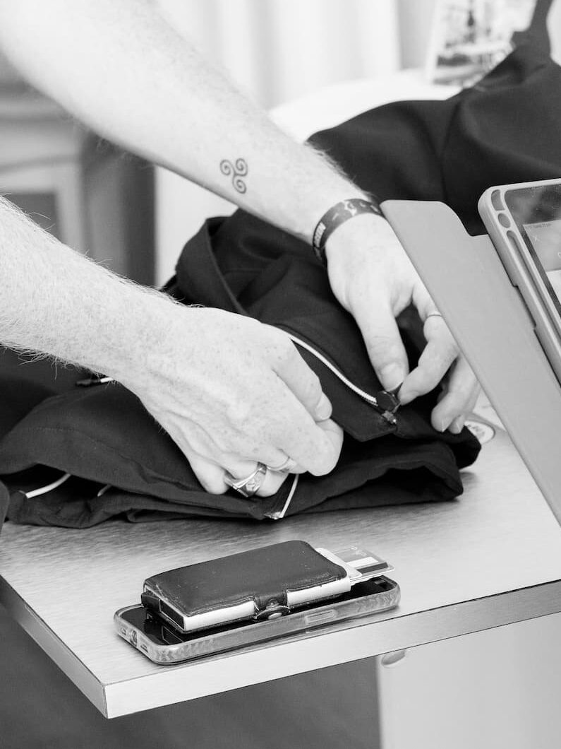 mettre dans le Bonus Réparation (avec la tablette) - n&b